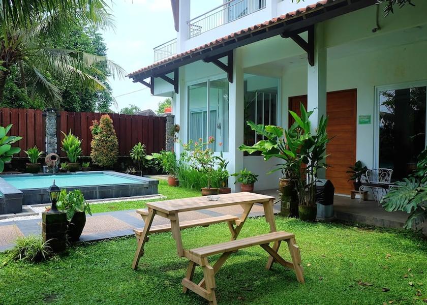  Prambanan Exterior Detail