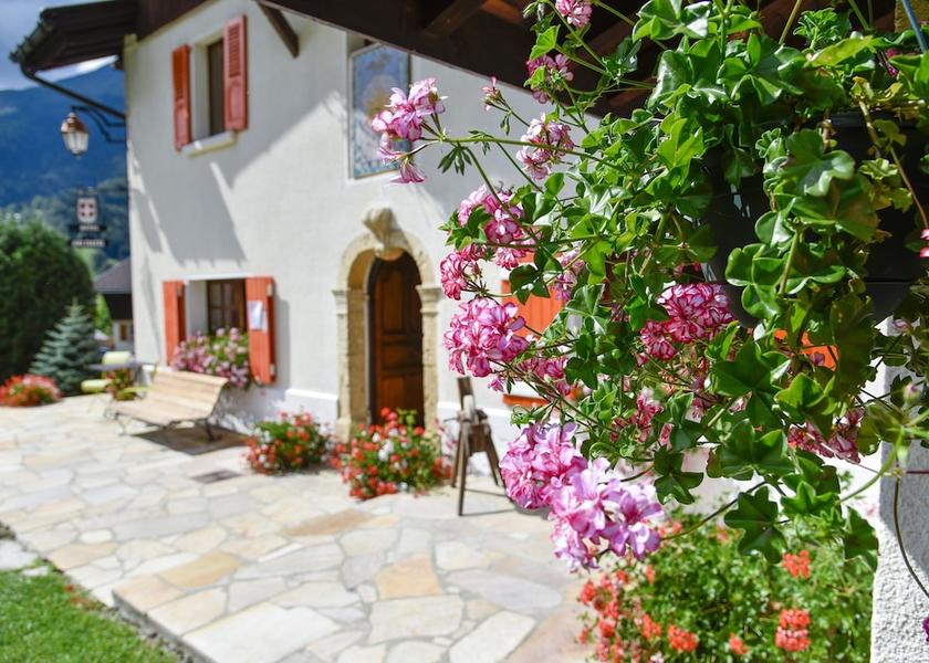 Auvergne-Rhone-Alpes Les Contamines-Montjoie Entrance