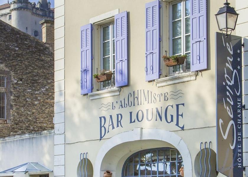 Auvergne-Rhone-Alpes Grignan Facade