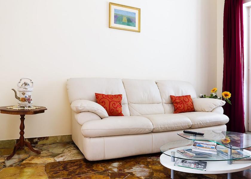 Puglia Cavallino Living Area