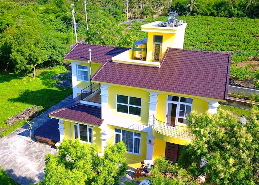 Taitung County Donghe Exterior Detail