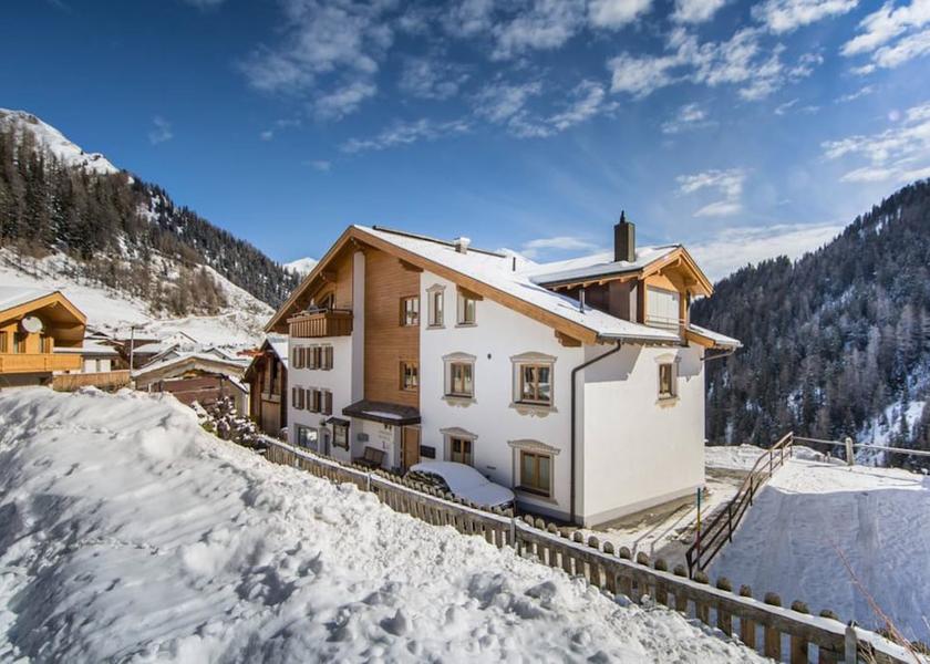 Graubuenden Samnaun Facade