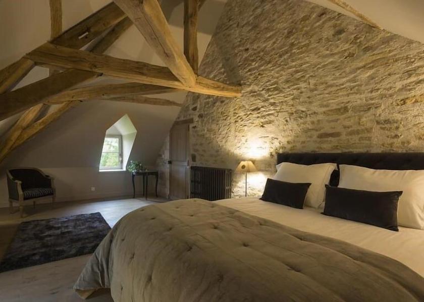 Bourgogne-Franche-Comte Rouvray Room