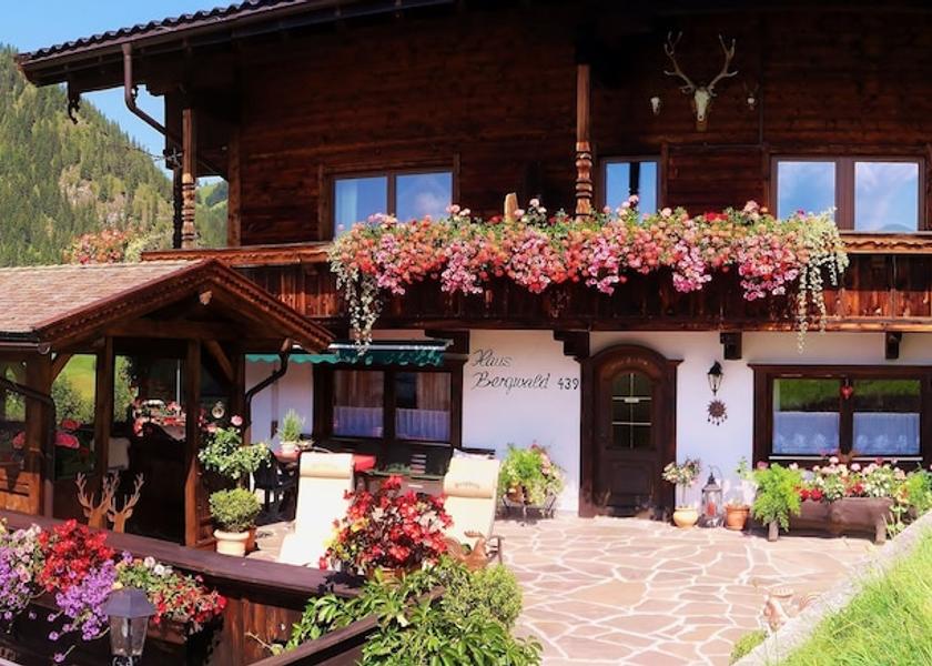 Tirol Alpbach Facade