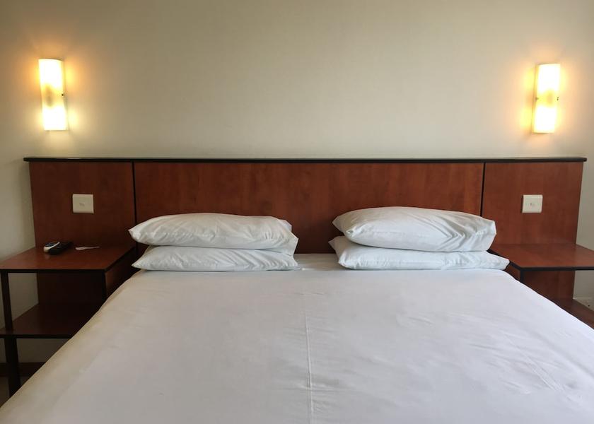  Francistown Room
