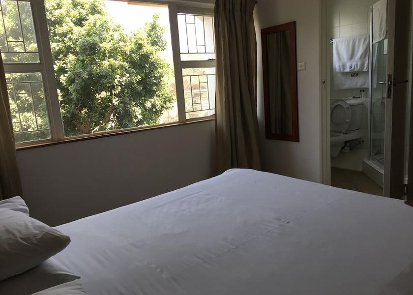  Francistown Room
