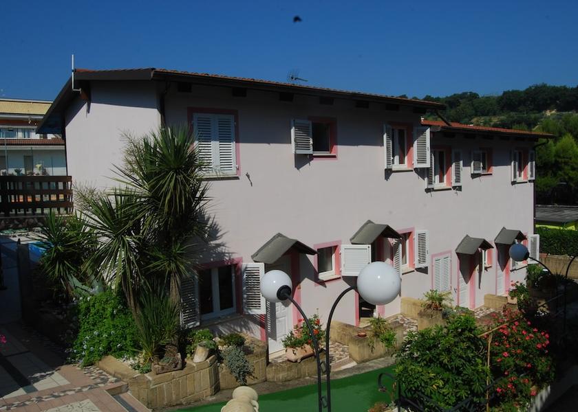 Marche Cupra Marittima Exterior Detail