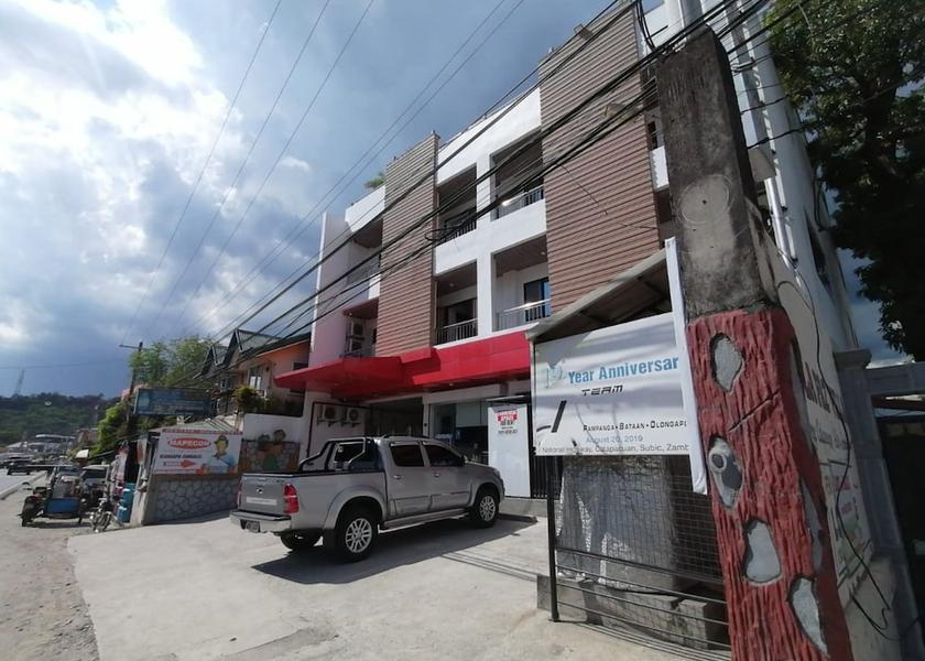 Central Luzon Subic Exterior Detail