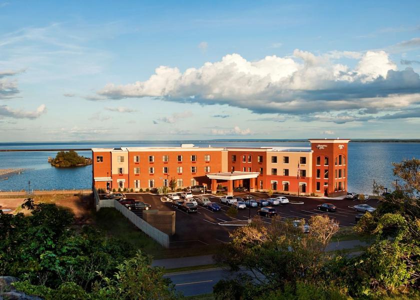 Michigan Marquette Exterior