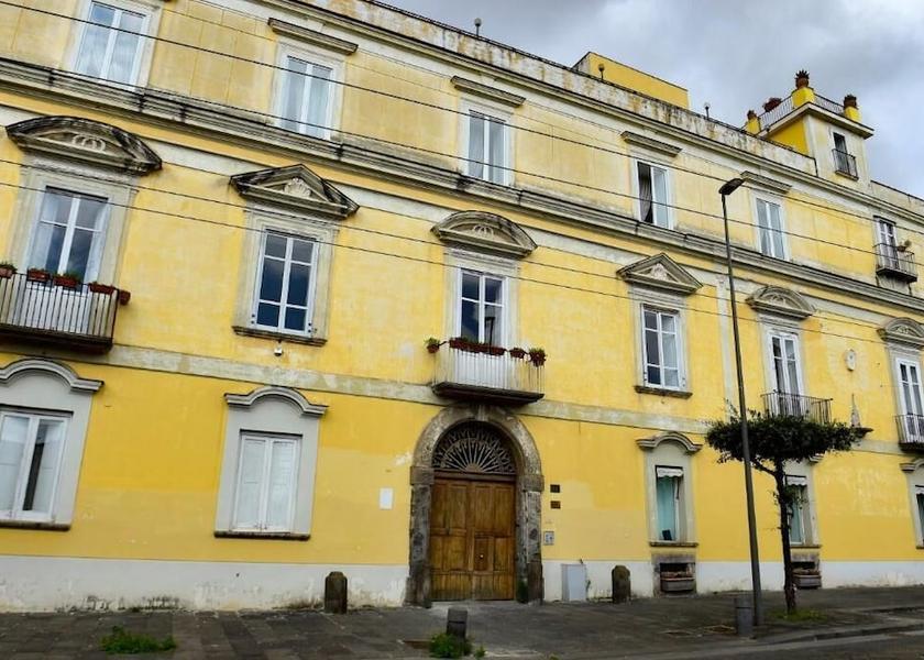 Campania Ercolano Facade