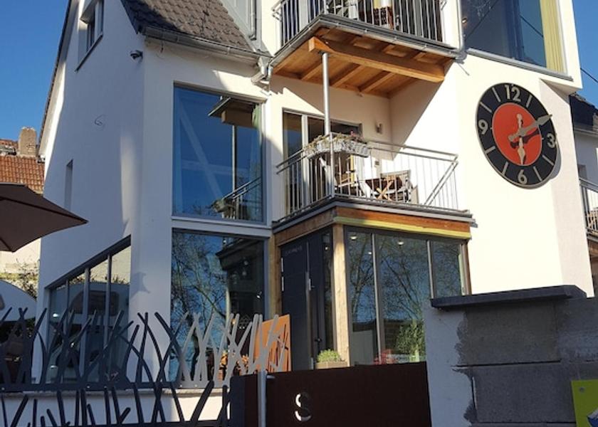 Hessen Wiesbaden Exterior Detail