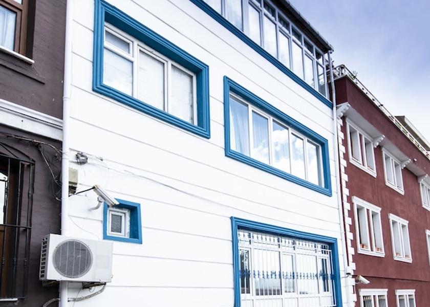  Istanbul Exterior Detail