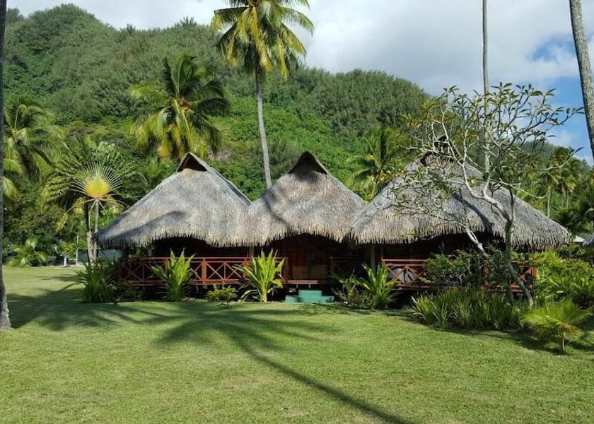  Moorea Exterior Detail