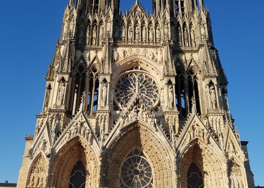 Grand Est Sillery Exterior Detail