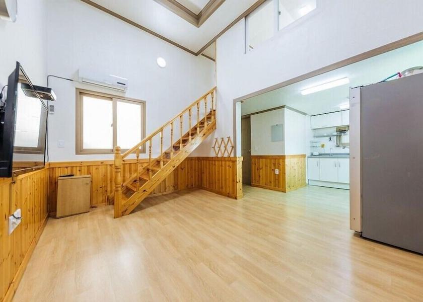 North Gyeongsang Yeongdeok Room