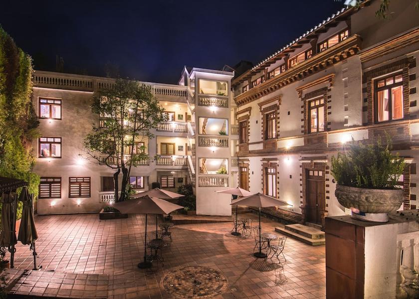 Pichincha Quito Courtyard