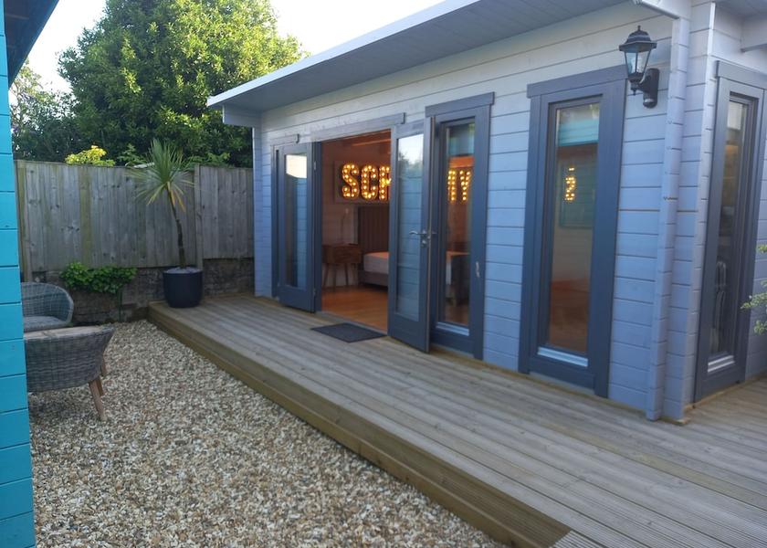 England Par Exterior Detail