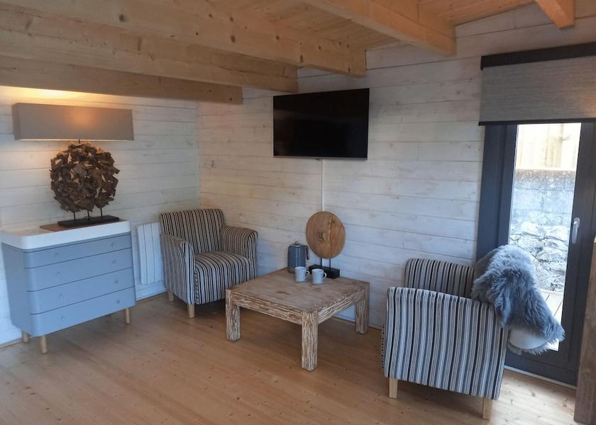 England Par Interior Entrance