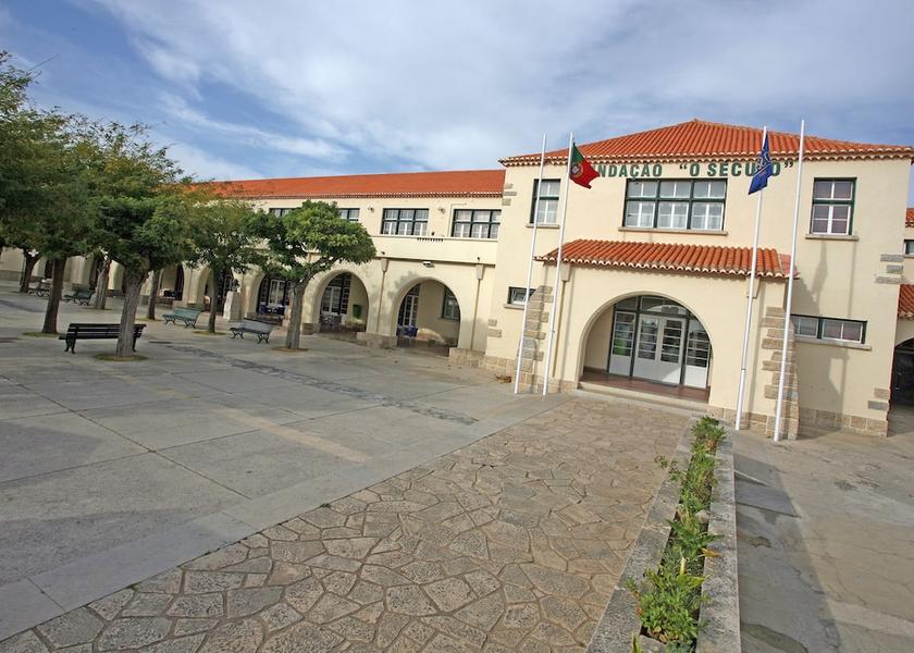  Cascais Facade