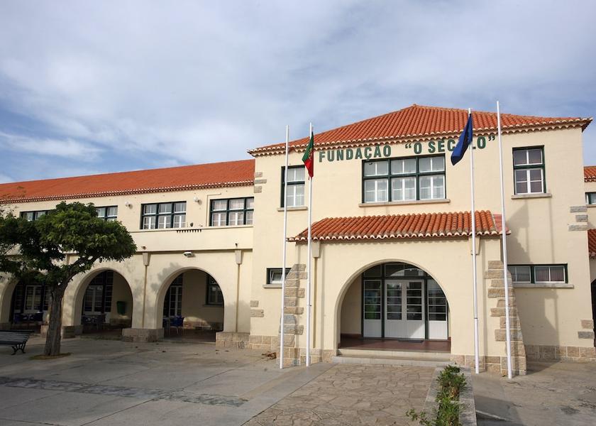  Cascais Facade