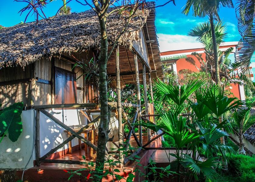  Nosy Be Exterior Detail