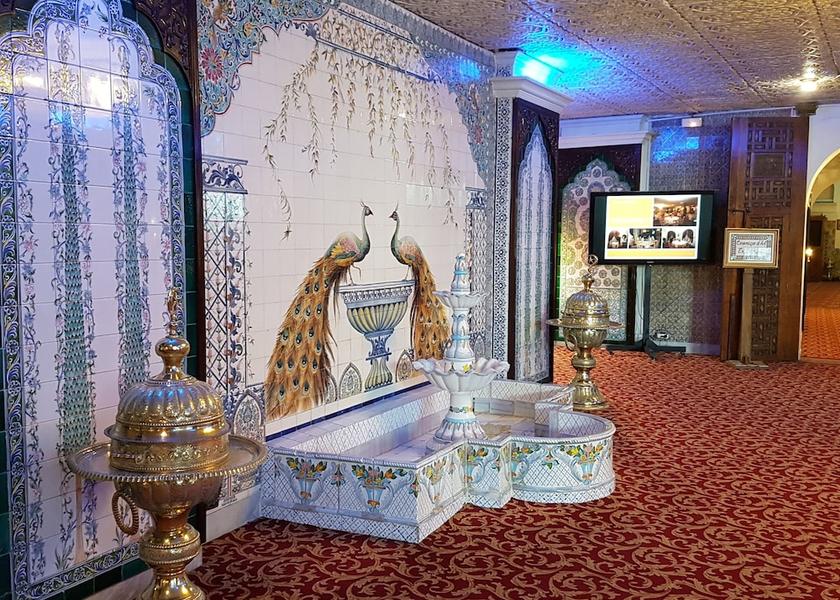  Algiers Lobby