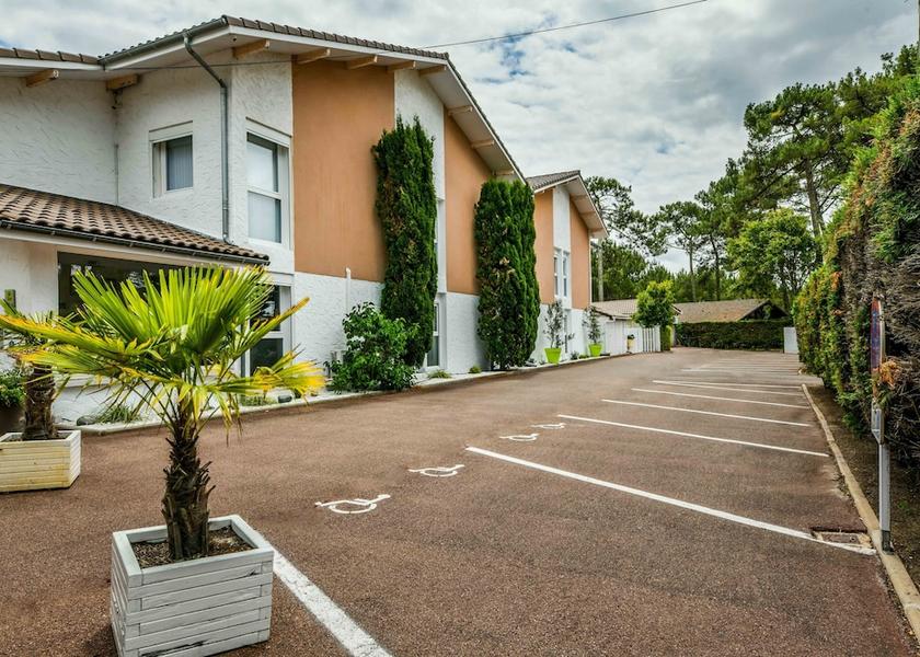 Nouvelle-Aquitaine Biscarrosse Parking