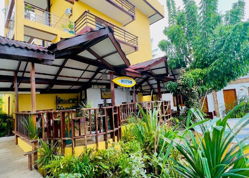Caraga General Luna Hotel Exterior