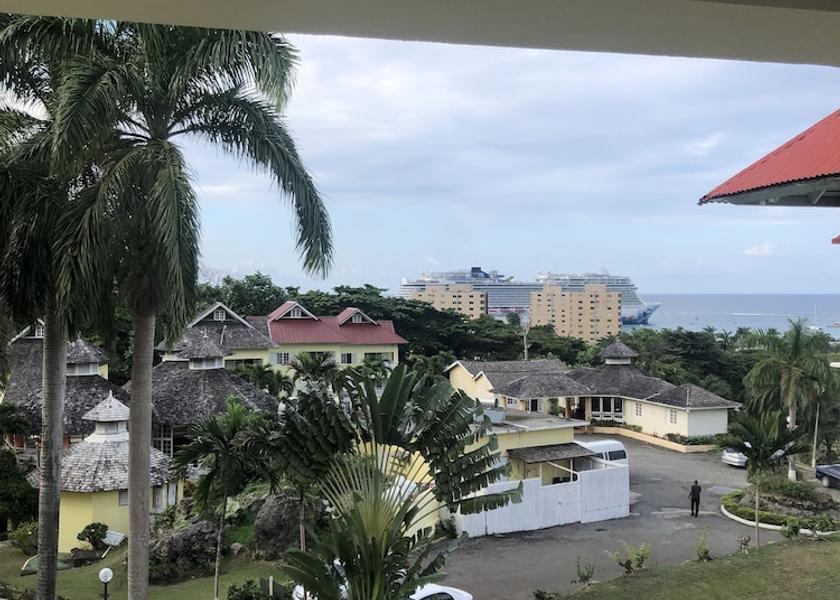 Saint James Ocho Rios Exterior Detail