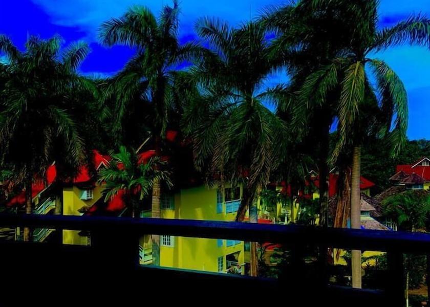 Saint James Ocho Rios Facade