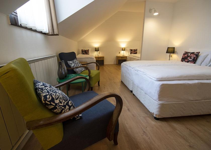  Sopron Room