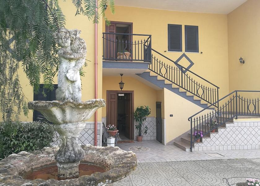 Campania Capua Property entrance