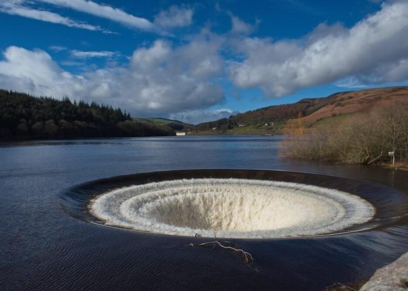 England Hope Valley Exterior Detail