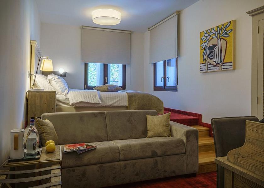  Bucharest Room