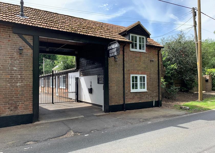 England Chertsey Entrance