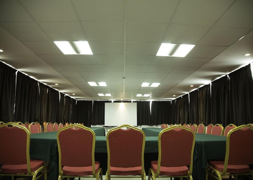  Abidjan Meeting Room
