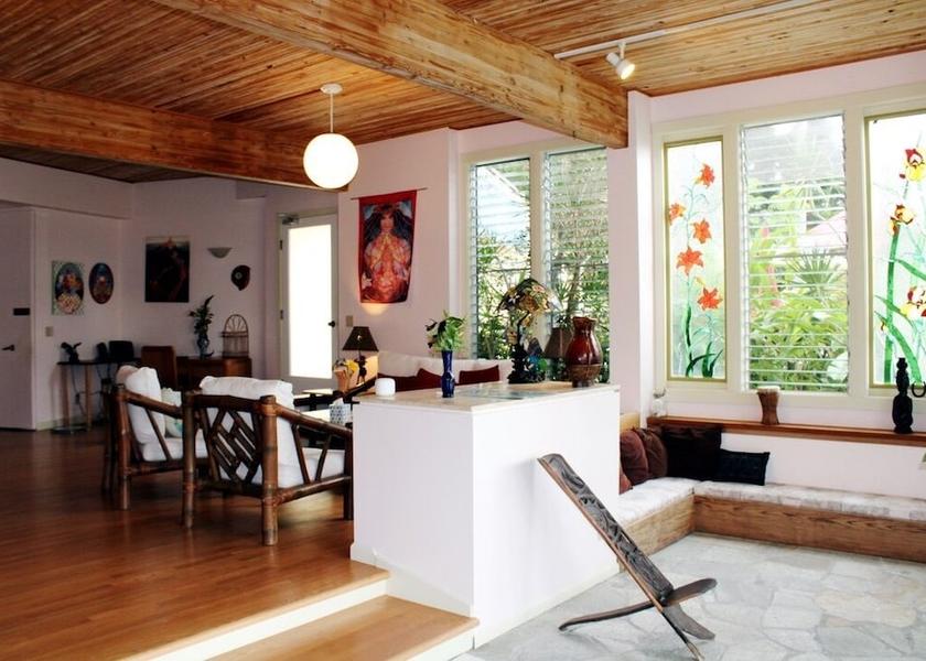 Hawaii Captain Cook Reception