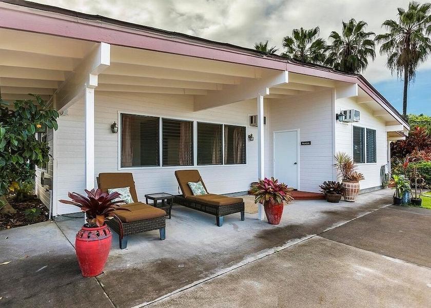 Hawaii Captain Cook Exterior Detail