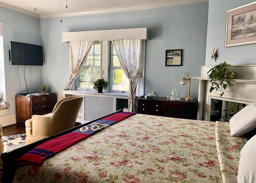 North Carolina Greensboro Room