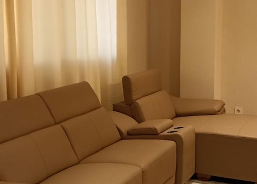  Oran Room