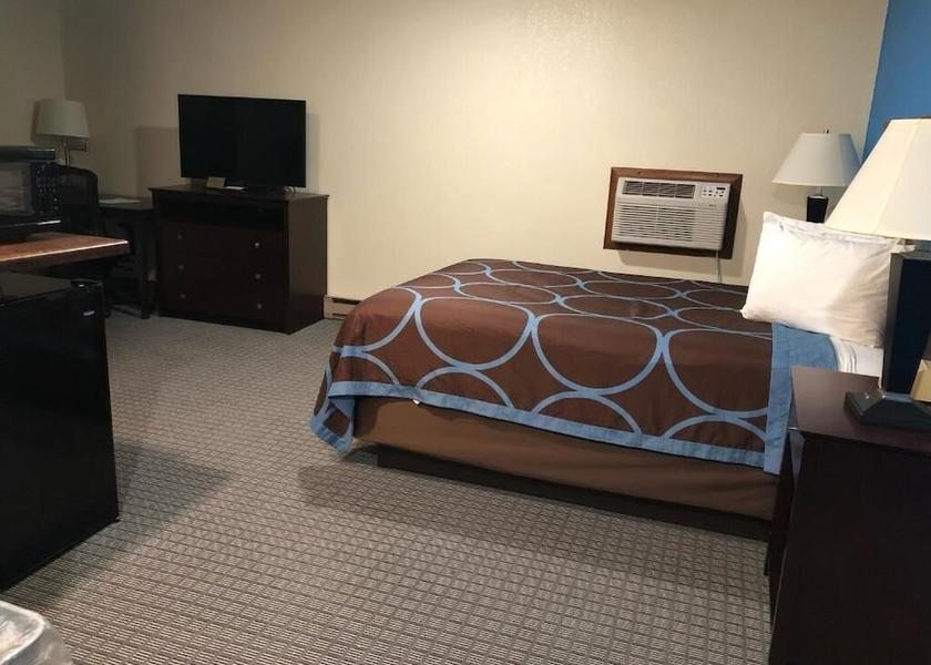 Wisconsin Eau Claire Room