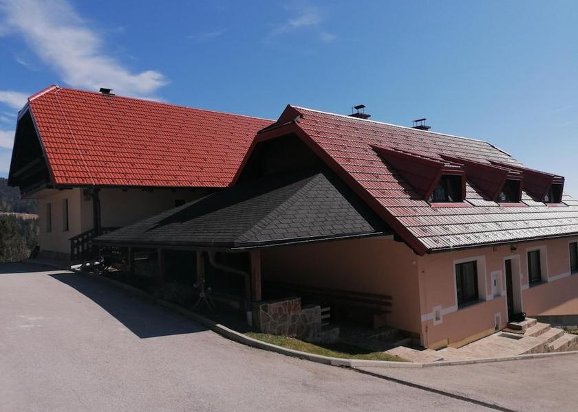  Zrece Exterior Detail