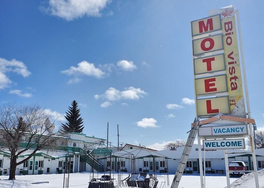 Alberta Wainwright Exterior Detail