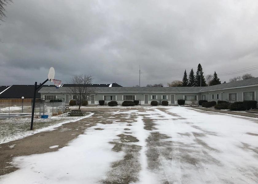 Ontario Kincardine Basketball court