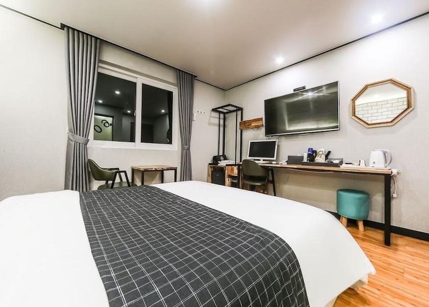 South Gyeongsang Changwon Room