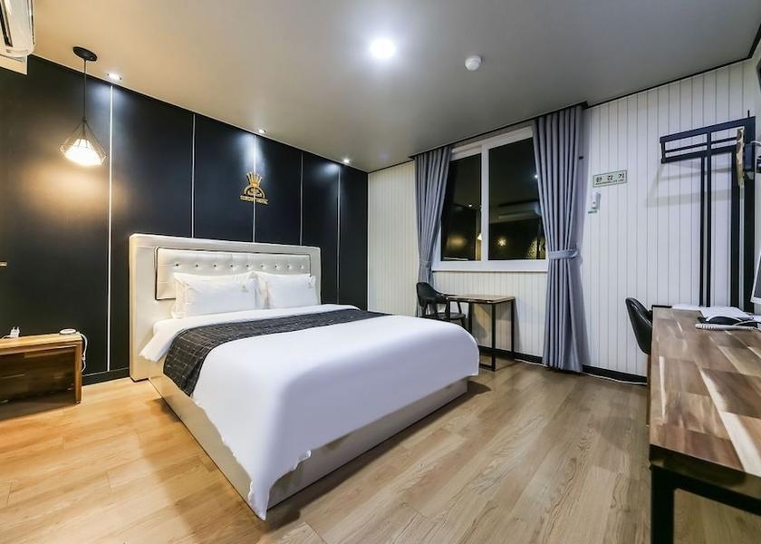 South Gyeongsang Changwon Room