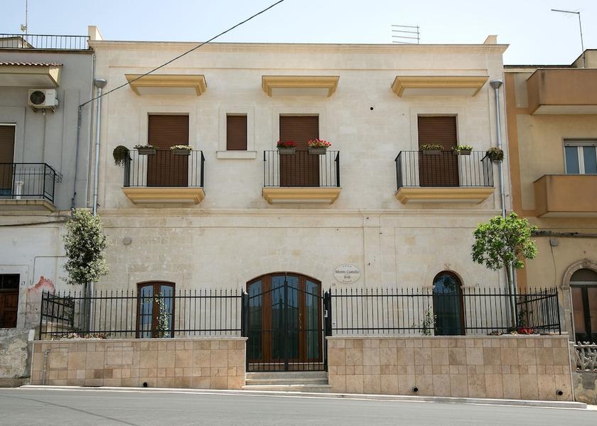 Puglia Villa Castelli Facade