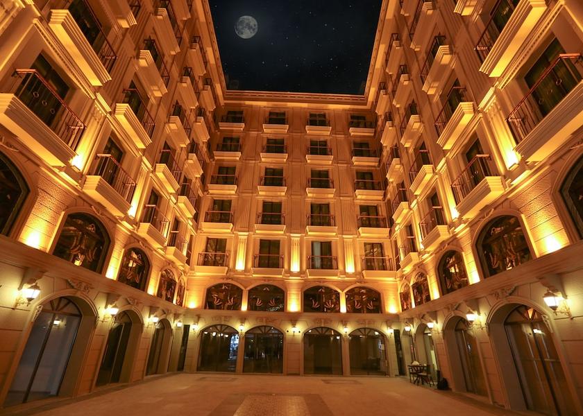 Van Van Facade