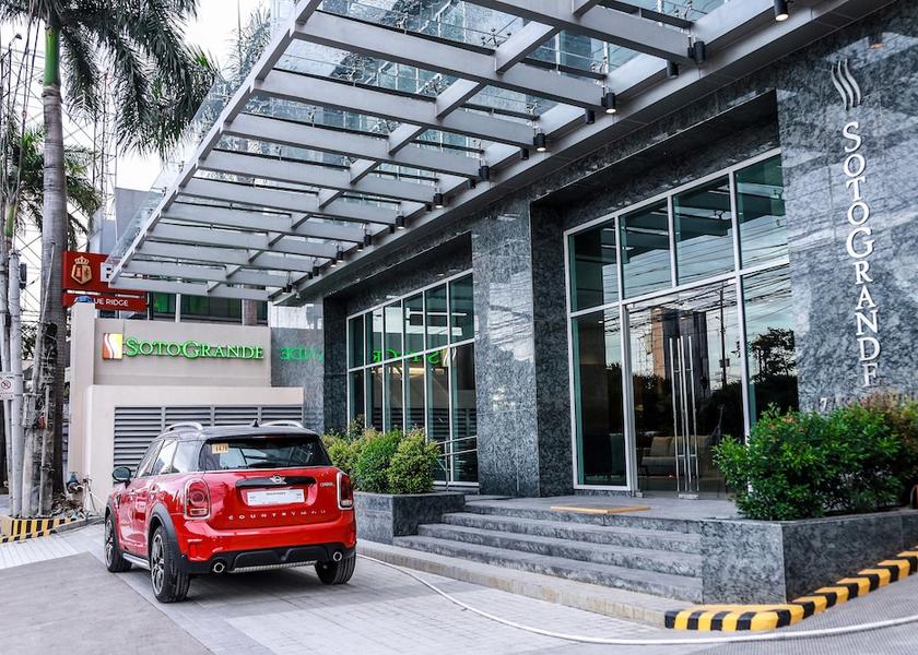  Quezon City Front of property