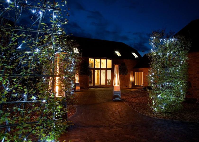 England Pershore Exterior Detail